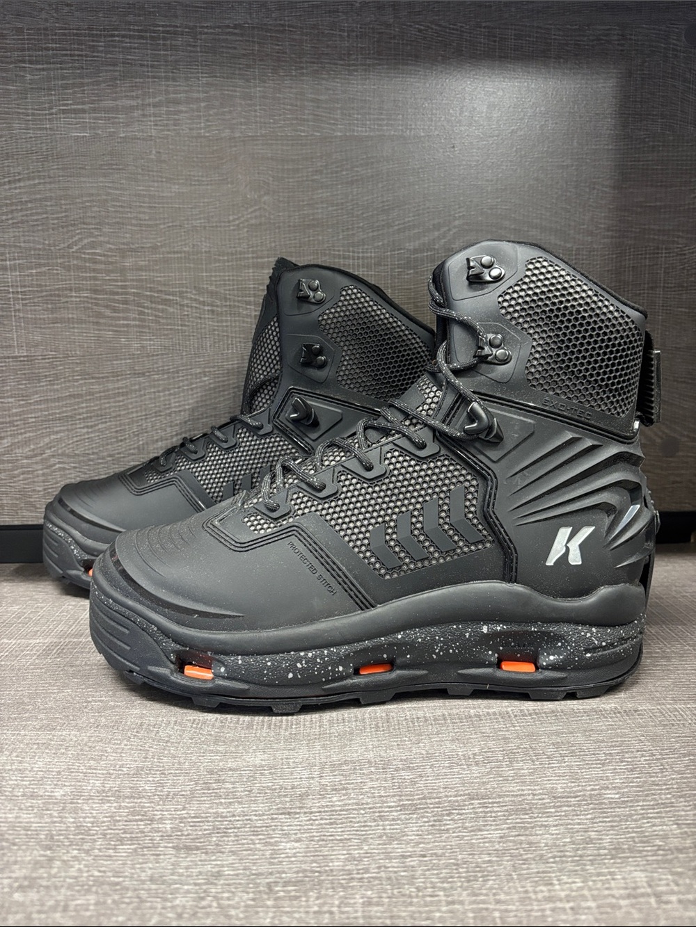 Men's Korkers River Ops Wading Boots w/Felt & Vibram XS Trek Soles - Size 12